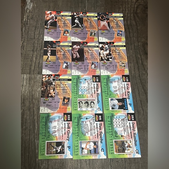 Bundle of Baseball Cards - Picture 2 of 2